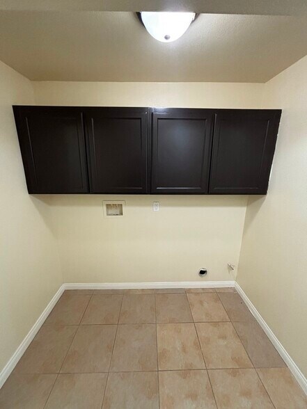 Building Photo - 216 E 97th St