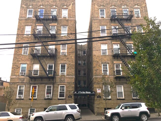 Building Photo - 309-311 6th St