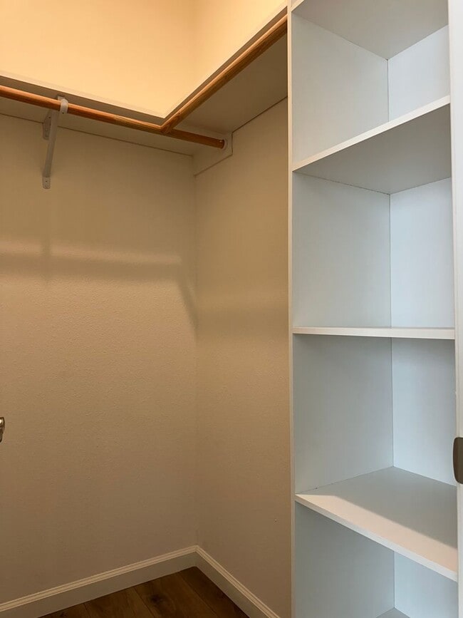 Building Photo - Rare horse property with huge workshop and dog kennels. Ready for move in