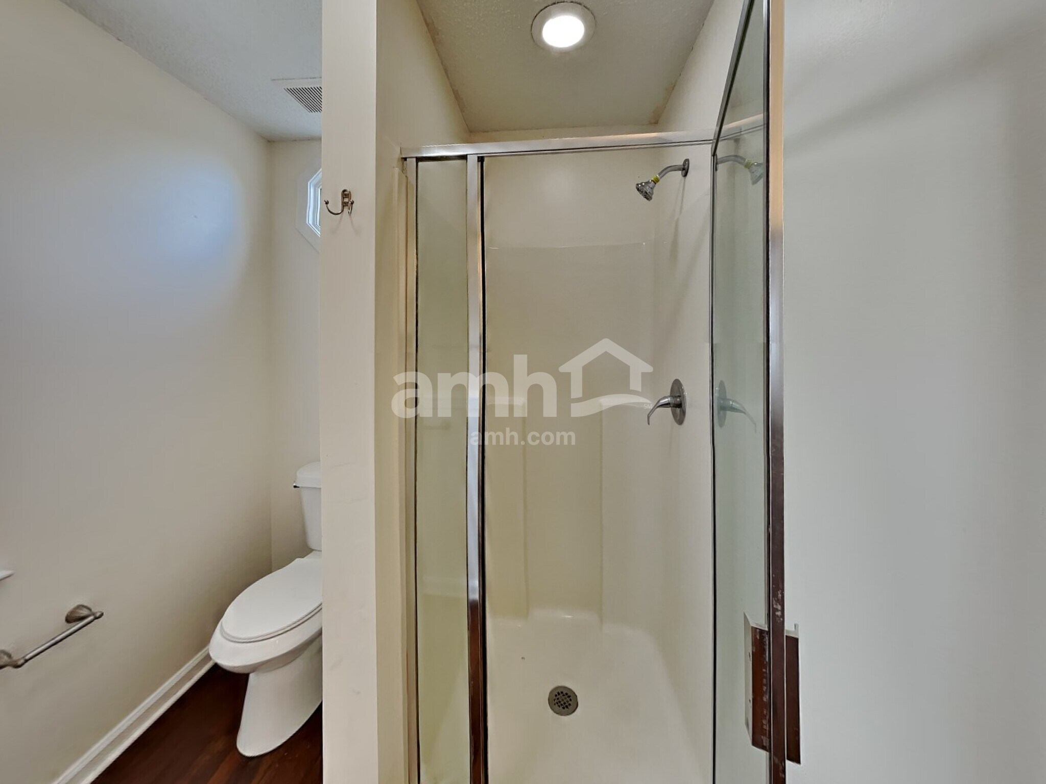 Building Photo - 1617 Oak Knoll Ln