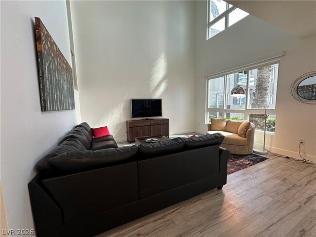 Building Photo - 4545 Dean Martin Dr