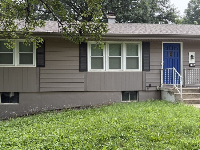 Primary Photo - SEE IT NOW: Stylishly Updated Home in Inde...