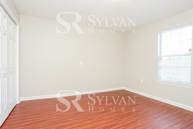 Building Photo - Carve Out a Great Life Here!