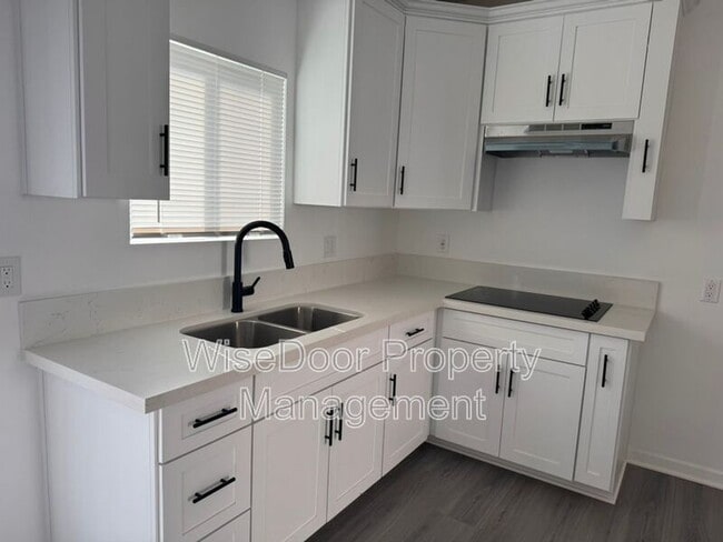 Building Photo - 6133 Danby Ave