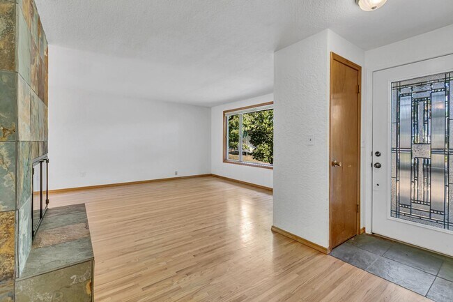 Building Photo - 6814 100th St E