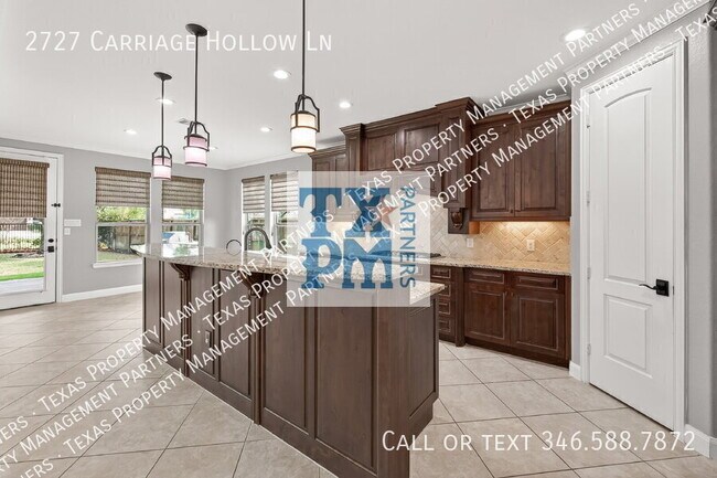 Building Photo - 2727 Carriage Hollow Ln