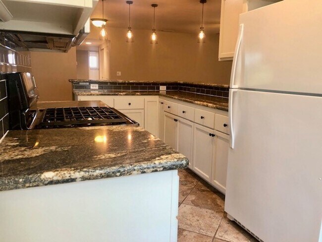 Building Photo - Nice 3 bed, 2 bath home in El Dorado Hills