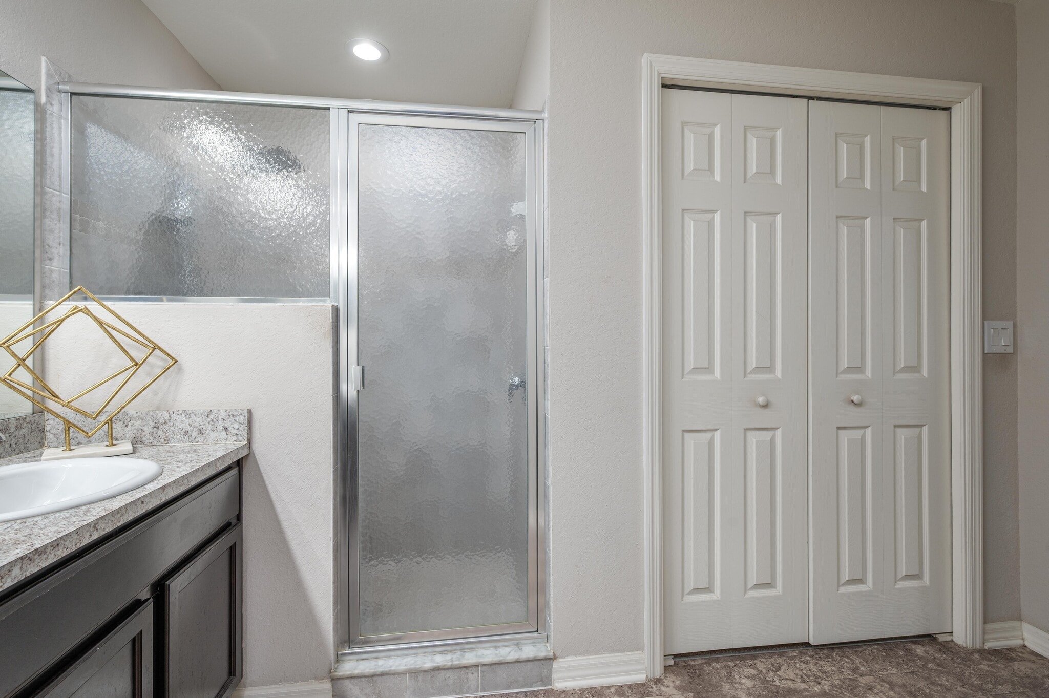 Building Photo - 501 Interlock St