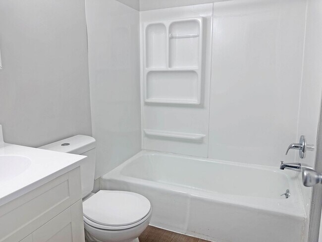 Building Photo - 1565 Bacon Ave