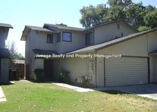 Building Photo - Available Now! Recently Updated 3 Bedroom ...