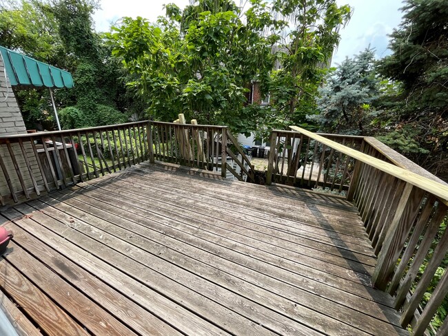 Building Photo - 350 Ophelia St