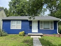 Building Photo - Gorgeous 2 bedroom 1 bath Home close to We...