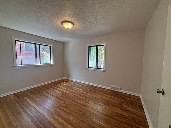 Building Photo - Spacious Four Bedroom Single Family Home
