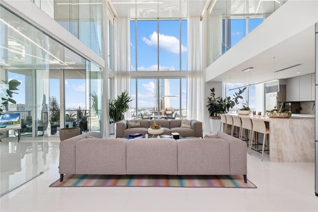 Building Photo - 1040 Biscayne Blvd