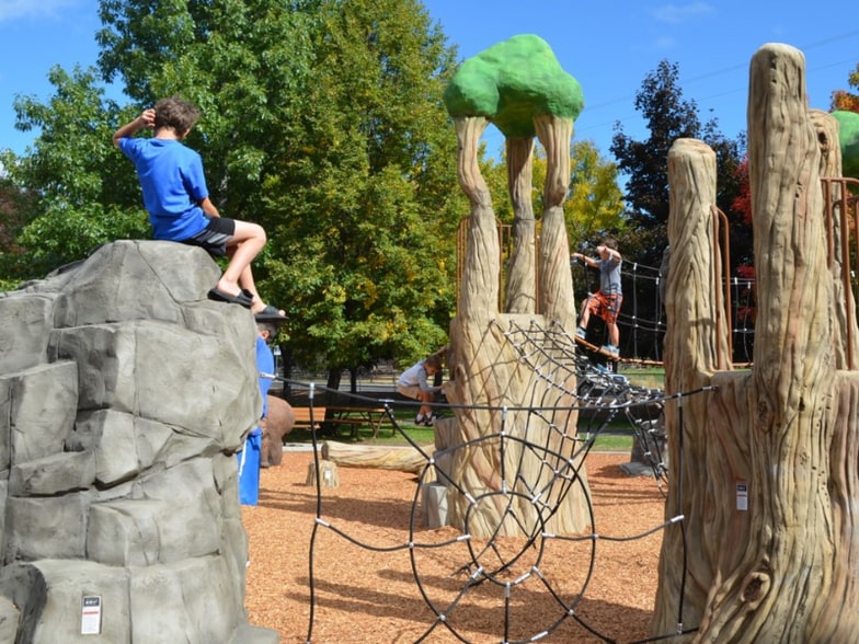 Building Photo - 2454 NW 8th St