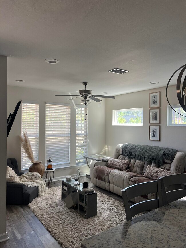 Building Photo - 2840 Blue Blossom Trail