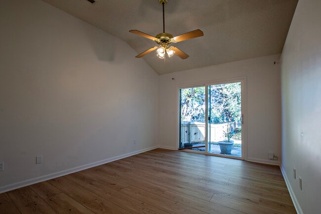 Building Photo - 1412 E 21st Terrace