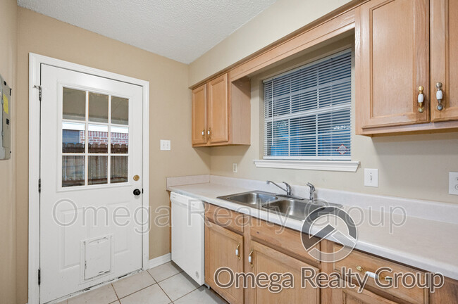 Building Photo - 6936 Magnolia Trace