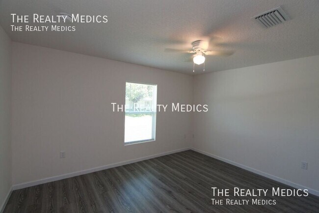 Building Photo - 978 Gulfport Rd SE