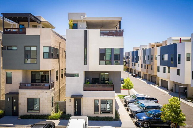Building Photo - 614 Malibu