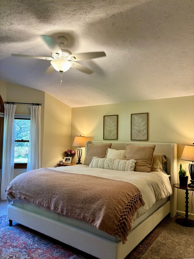 Building Photo - 403 Tamarack St