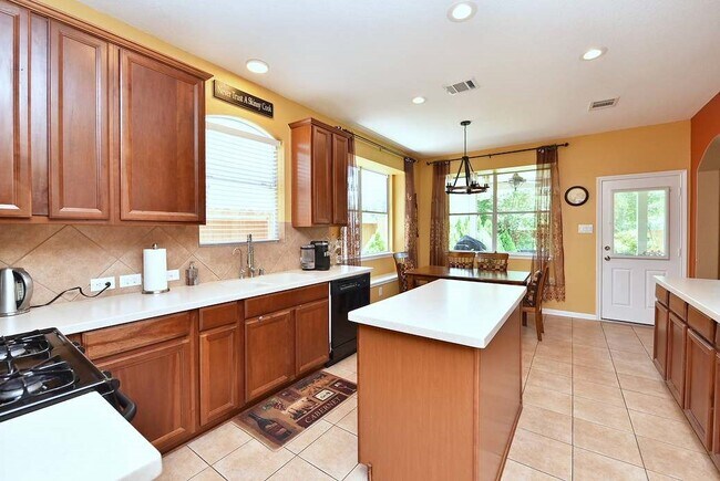 Building Photo - 22121 Atwater Canyon Ln