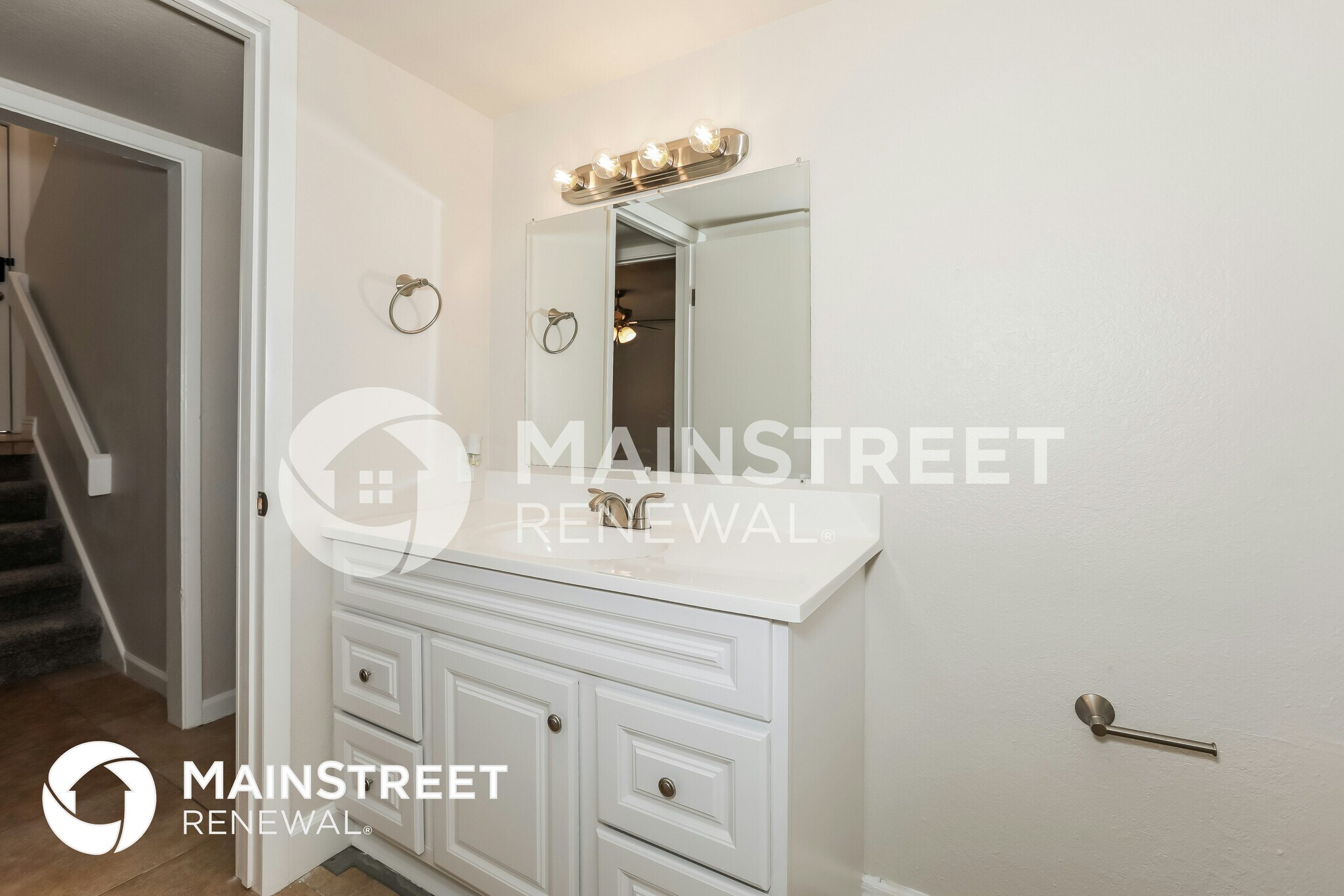 Building Photo - 921 S Val Vista Dr