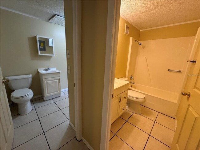 Building Photo - 359 Chaucer Ct