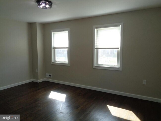 Building Photo - 7150 Eastbrook Ave