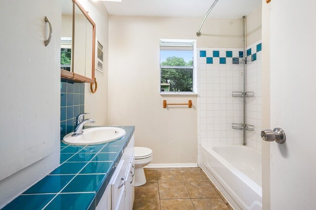 Building Photo - 26407 Magnolia Dr