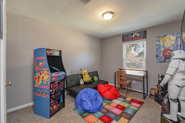 Building Photo - 11307 Canyon Trail Dr