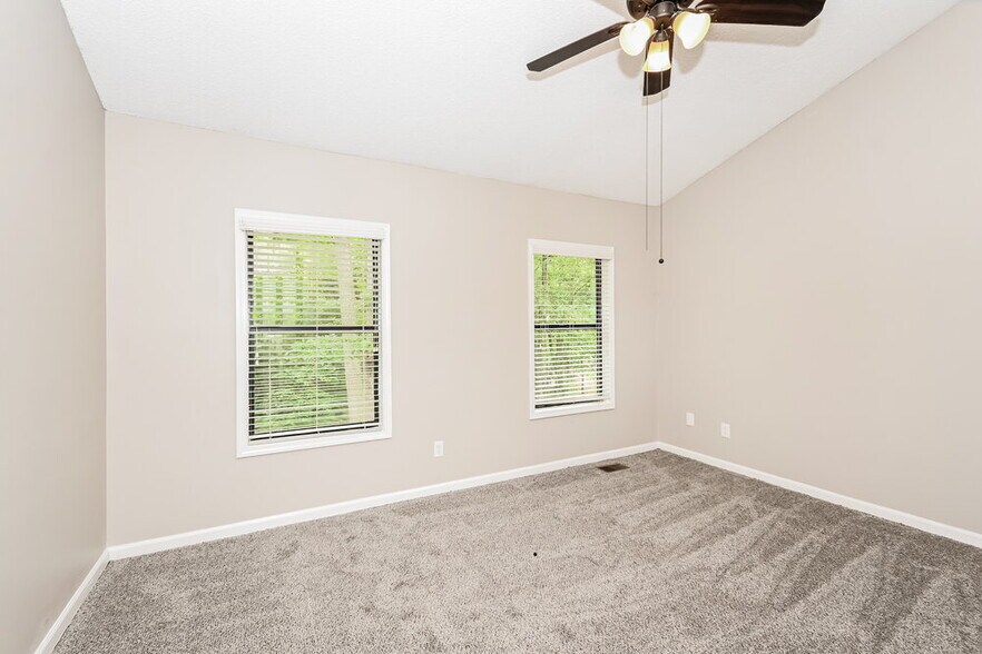 Building Photo - 961 Woodmont Dr
