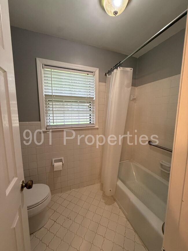 Building Photo - 6080 Barrentine Dr