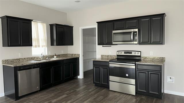 Building Photo - 421 Waterline Dr