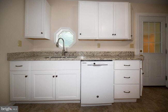 Building Photo - 12335 Rousby Hall Rd