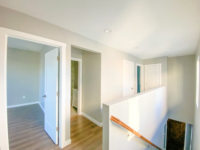 Building Photo - 844 Tijeras Ave NW