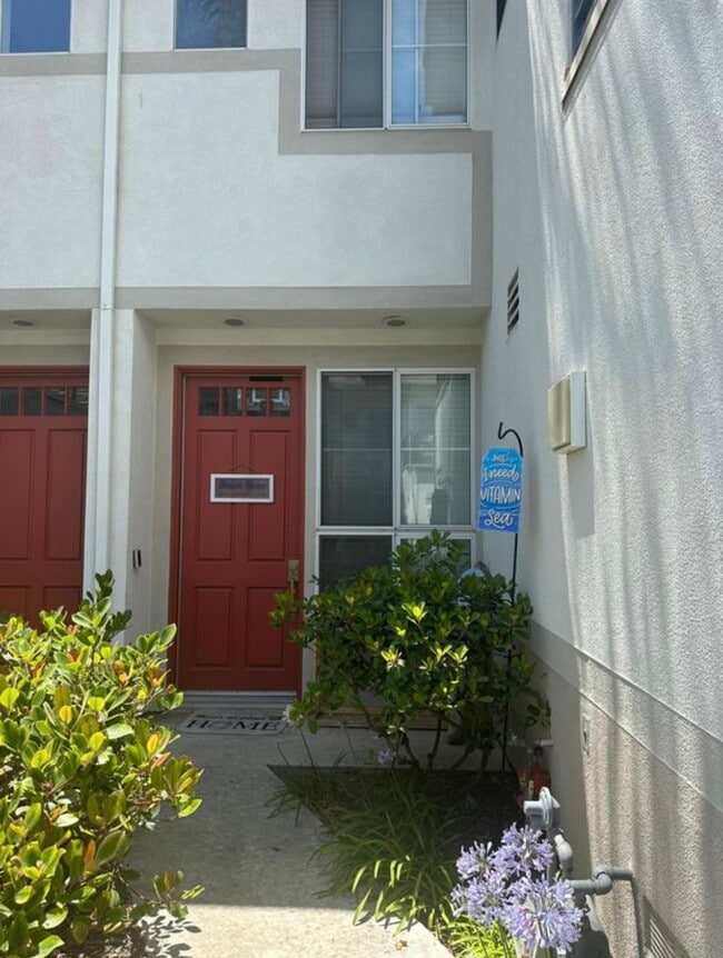 Building Photo - 369 Blue Dolphin Dr