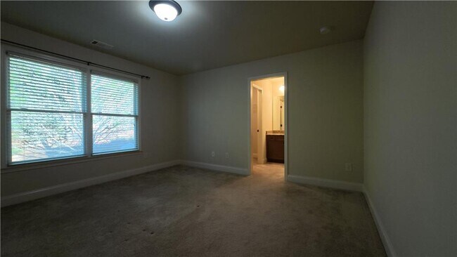 Building Photo - 3361 Lake McGinnis Dr