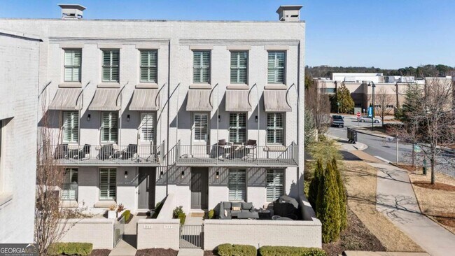 Building Photo - 357 S Esplanade