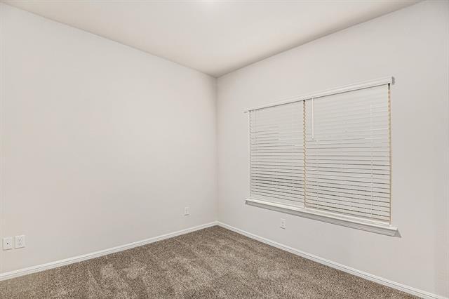 Building Photo - 724 Beebrush Dr