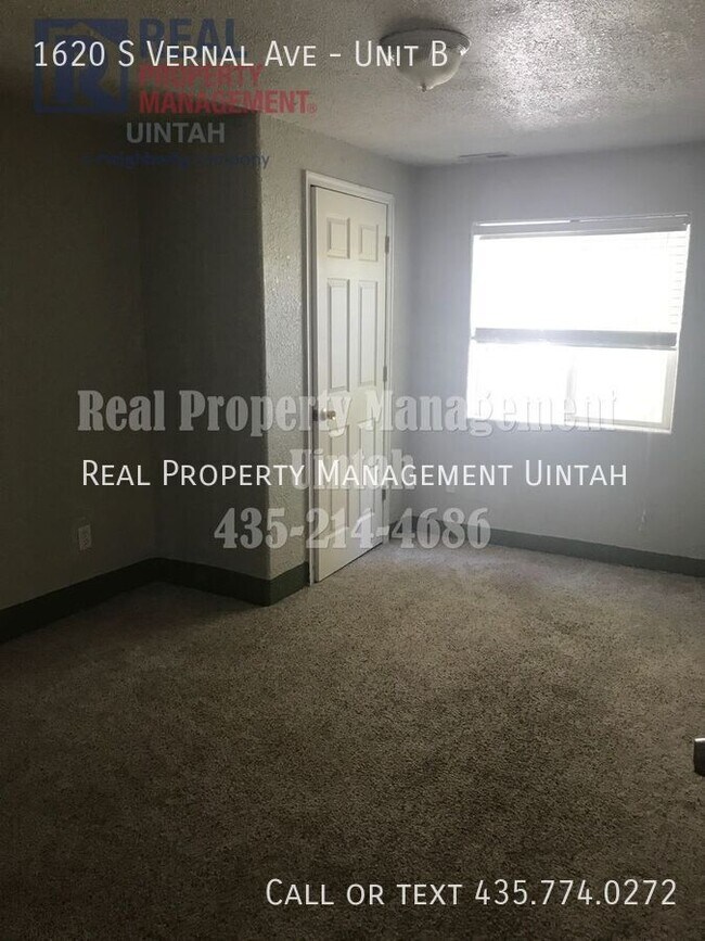 Building Photo - 1620 S Vernal Ave