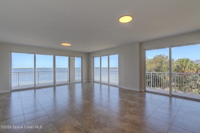 Building Photo - 1465 S Harbor City Blvd