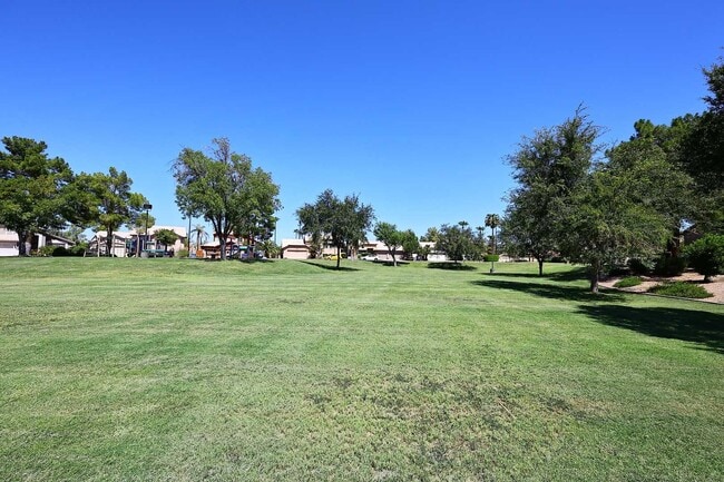 Building Photo - Pet Friendly 5-bedroom, 3 bath Home w/ Pool and Finished Basement