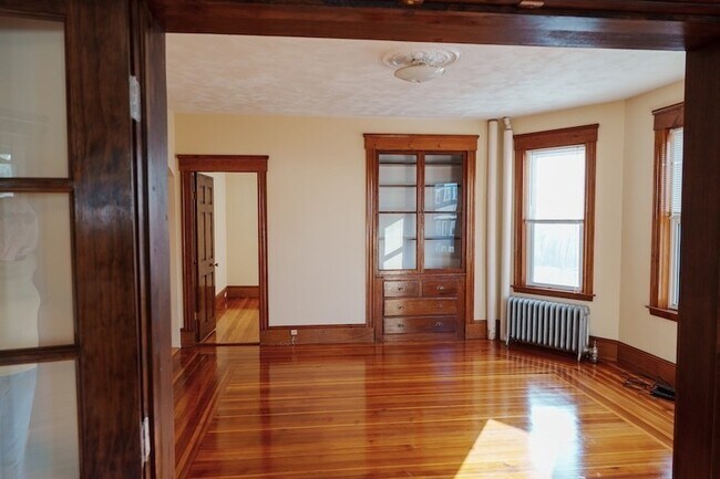Building Photo - 45 Montvale St