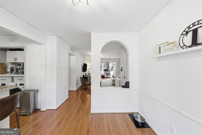 Building Photo - 133 Woodmere Square NW