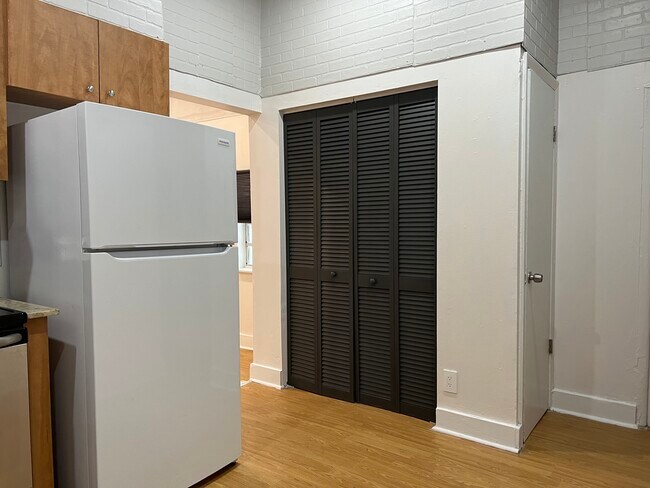 Building Photo - Hollywood Multifamily
