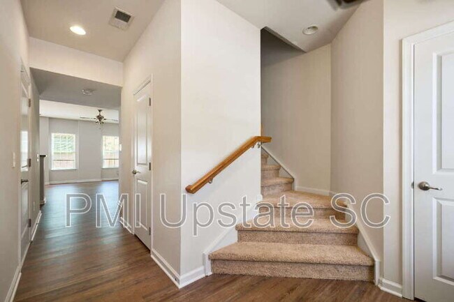 Building Photo - 457 Woodbark Ct