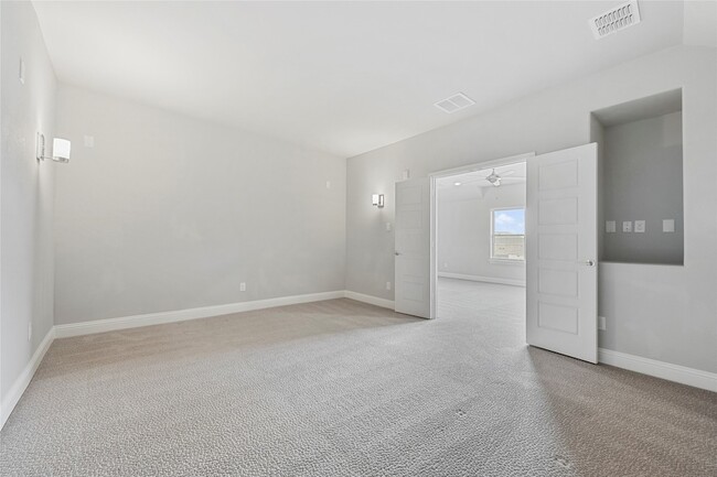 Building Photo - 12732 Cooper River Trl
