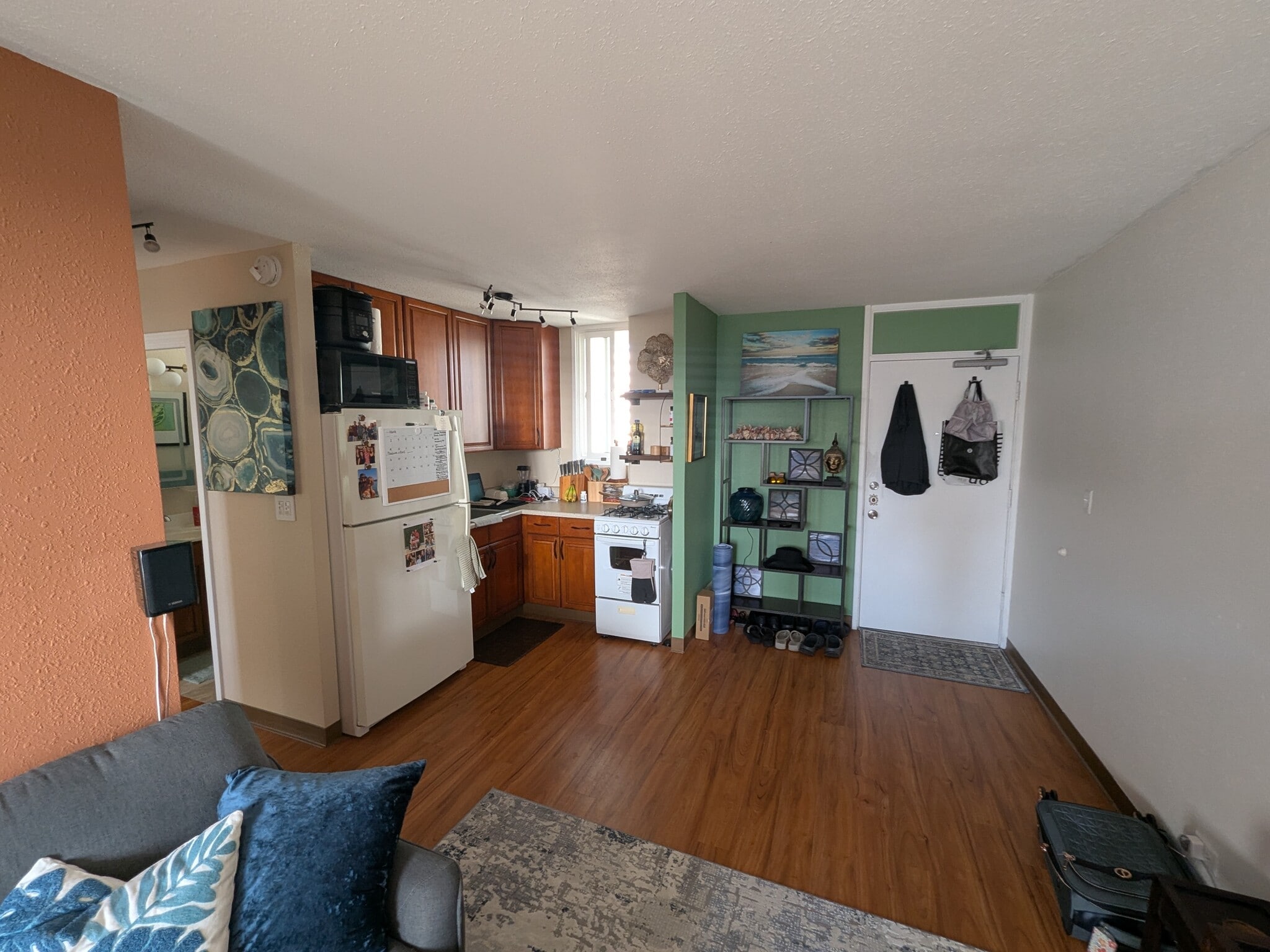 Building Photo - 454 Namahana St