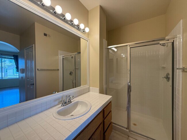 Building Photo - Comfortable 2BD/2BA Townhome in Carmel Mountain Ranch with Community Pool, Attached Garage & In-U...